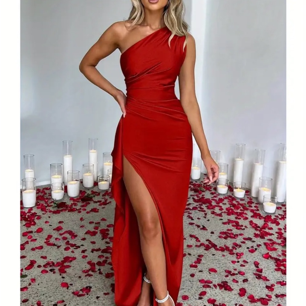 Elegant Red One-Shoulder Dress